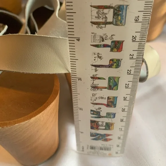 Leather clogs - Picture 7 of 9